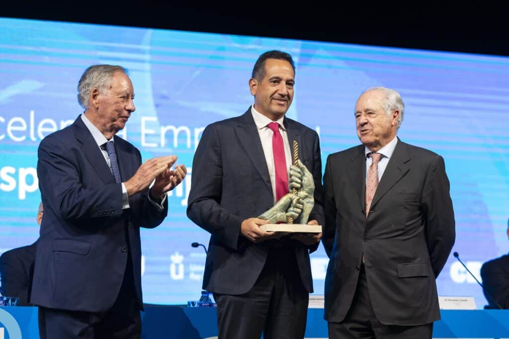 Premios a la Excelencia Empresarial - Graduación CEDEU 2026